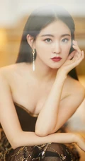 祝绪丹黑色礼裙连衣裙礼服小露气质动人写真照