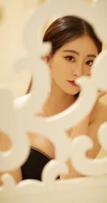 祝绪丹黑色礼裙连衣裙礼服小露气质动人写真照