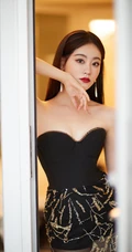 祝绪丹黑色礼裙连衣裙礼服小露气质动人写真照