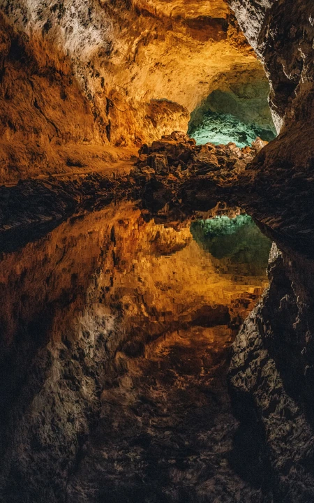 大自然的鬼斧神工天然的溶洞风景手机壁纸