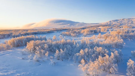 超清精选各类雪地山脉美景的桌面壁纸