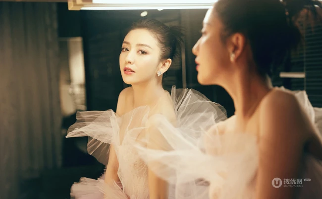 佟丽娅粉色纱裙美服柔美高贵气质写真图片