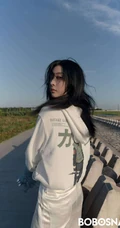赵小棠清新靓丽白衫牛仔裤户外旅拍复古色彩登杂志写真