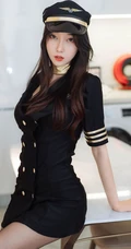 高颜值长腿女生模特玥儿玥er气质帅气机长制服深袜袜室内气质写真图集