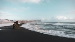 高清的大海海岸线风景，海边的悬崖礁石风景电脑壁纸