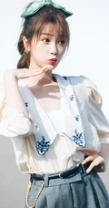 新生代女明星虞书欣娇俏鬼马写真，嘟嘟婴儿肥小脸蛋超可爱