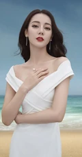迪丽热巴人鱼公主装白裙超美海边写真照
