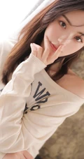 大长腿绝少女紧身白色短裤长筒袜着身勾勒完美匀称身形写真图片