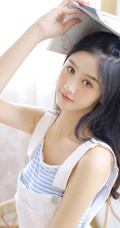 小家碧玉型娇俏可爱少女肩带连体短裤居家写真美图
