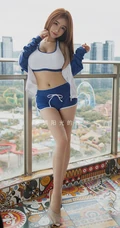 精选匀称女生绯月樱气质紧身运动装短裤魅力阳台享受阳光气质写真图集