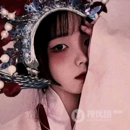 一看就喜欢的高级感，质感，神秘感，甜美真人网图女生qq头像图片