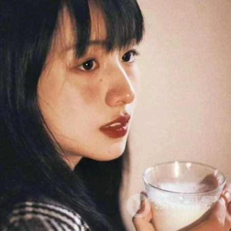 一看就喜欢的高级感，质感，神秘感，甜美真人网图女生qq头像图片