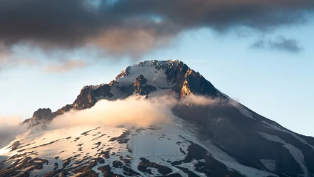 今日为您精选的各类豪迈大气的大山山脉风景高清壁纸