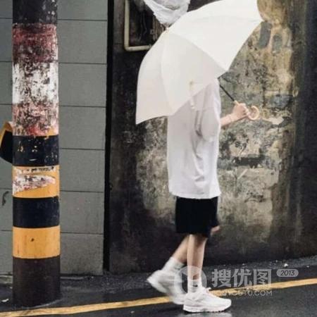 略带伤感的帅气8090潮男，男生，帅哥不完全露脸暗黑真人微信头像图片