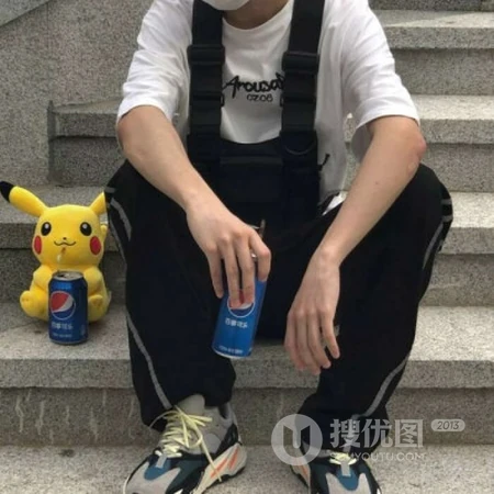 略带伤感的帅气8090潮男，男生，帅哥不完全露脸暗黑真人微信头像图片