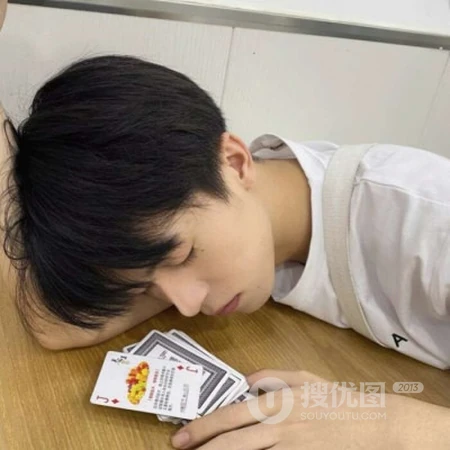 略带伤感的帅气8090潮男，男生，帅哥不完全露脸暗黑真人微信头像图片