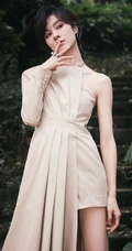 郁可唯打扮精致buling闪亮露半腿连衣裤装森系公园写真美照