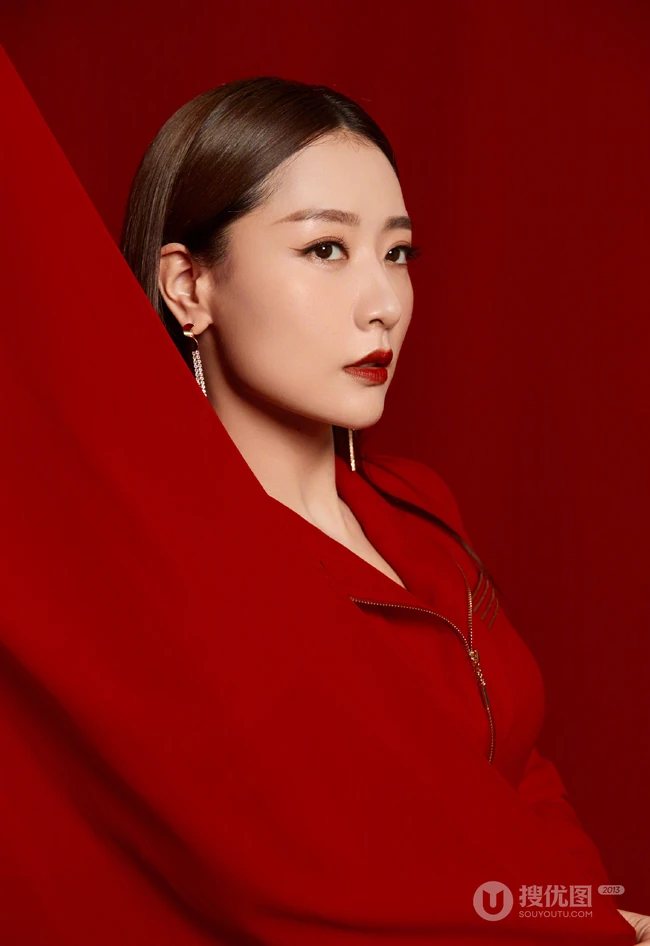 白冰魅力中国红超美艺术感写真图片