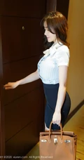 气质甜美职场小女生秘书糯美子Mini紧身职业装短裙袜装高跟气质写真图集