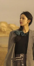 陈瑶黄昏前的海边优雅浪漫写真
