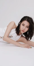 弦子气质露肩装大秀美肩柔美魅惑杂志写真图片