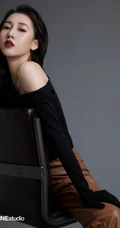 弦子气质露肩装大秀美肩柔美魅惑杂志写真图片