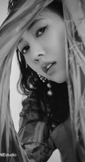弦子气质露肩装大秀美肩柔美魅惑杂志写真图片