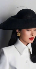 杨采钰气质复古风穿搭登时尚芭莎杂志写真图片