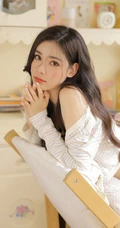 浅粉俏皮苗条气质少女短款装肩带衣短裤可爱室内写真照