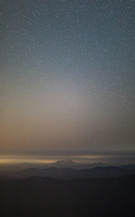 星空下的群山风景高清手机壁纸
