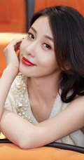 贾青恬静淡雅气质如兰写真照