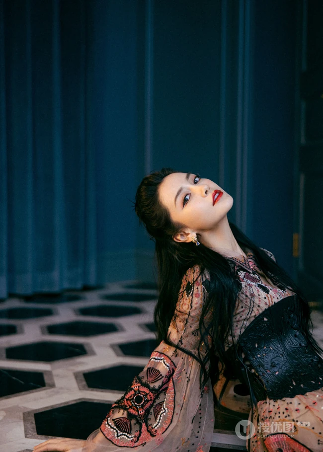 angelababy杨颖优雅复古印花公主裙唯美写真图片