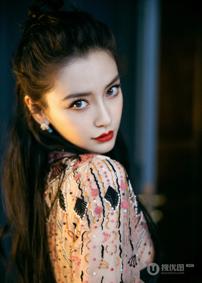 angelababy杨颖优雅复古印花公主裙唯美写真图片
