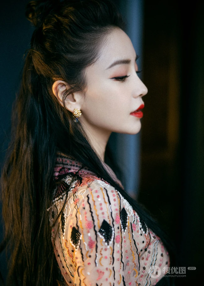 angelababy杨颖优雅复古印花公主裙唯美写真图片