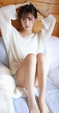 小脸蛋浅粉白皙大眼睛少女清纯甜美室内写真图集