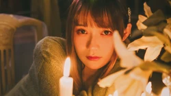 烛光中的少女，燃烧 蜡烛 美少女 温暖色写真高清壁纸图片