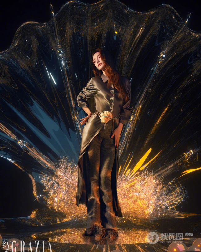 angelababy杨颖&ldquo;圣诞奇幻秀&rdquo;主题气质身段婀娜写真杂志照片