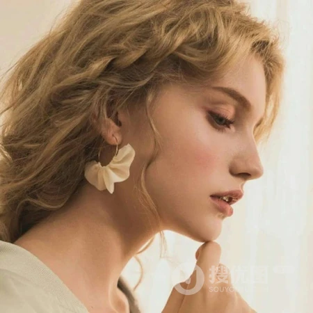 欧美漂亮甜女生孩，真人网图女生 时尚 个性 酷美生活照好看头像图片