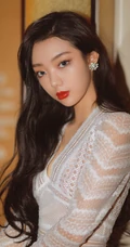 李紫婷海风轻拂，浪花朵朵唯美白裙沙滩写真美照