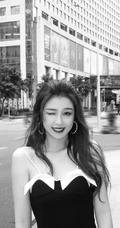 虞书欣气质可爱肩带礼裙长裙街拍写真美照