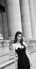 虞书欣气质可爱肩带礼裙长裙街拍写真美照