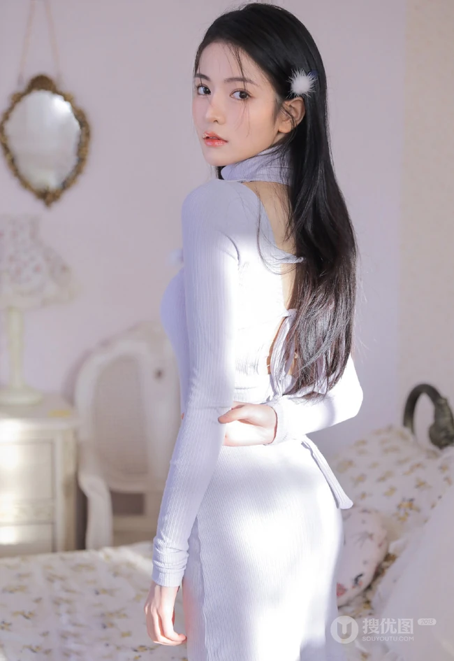 长发及腰高颜值精选少女蓝色紧身连衣裙高筒靴穿搭气质写真集