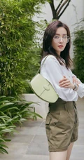 刘诗诗小清新休闲印花衣牛仔裙穿搭魅力写真图集