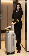 飒爽帅气的女机长，大长腿气质女生姝姝妹妹气质动人制服装室内写真图集