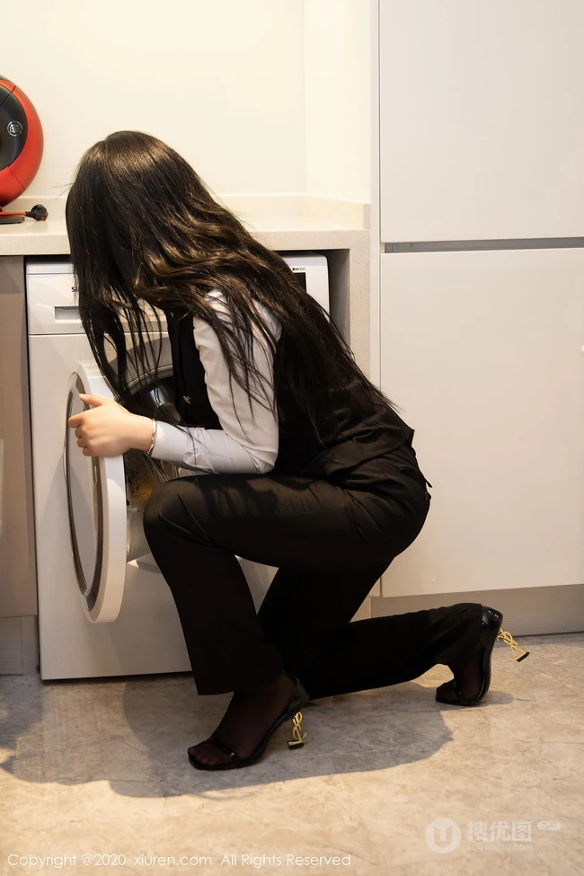 飒爽帅气的女机长，大长腿气质女生姝姝妹妹气质动人制服装室内写真图集
