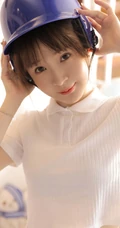 五官清秀俏皮动人双眼皮少女白衣短裙线条感可爱室内写真照片