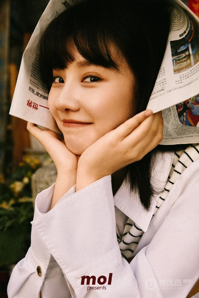 北京里的胡同女孩，王鹤润俏皮可爱胡同写真图片