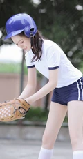 玩棒球的马尾辫长发线条感运动T恤短裤套装少女清新户外运动写真集