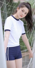 玩棒球的马尾辫长发线条感运动T恤短裤套装少女清新户外运动写真集