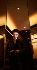 李泽锋酷黑皮衣黑裤帅气写真照